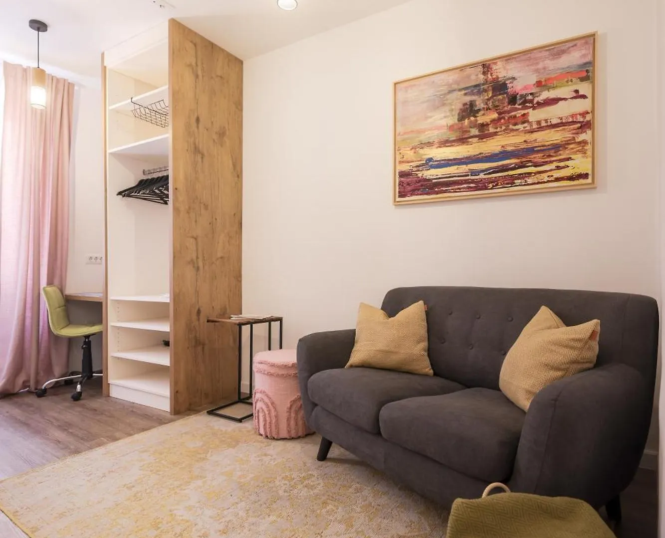 Apartman Charming Studio Apt In City Center